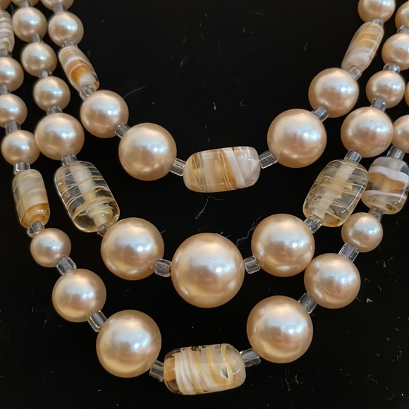 Vintage Champagne Pearl Necklace/Earring Set - Picture 2 of 6
